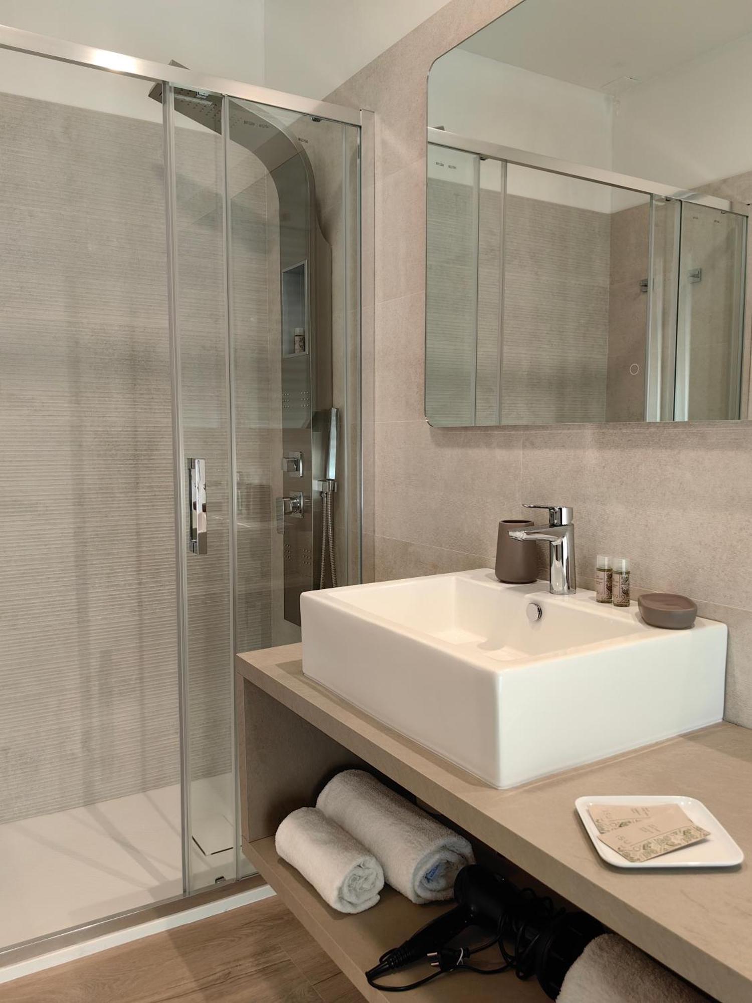 אוריסטאנו Galleria Roma Art Guesthouse מראה חיצוני תמונה